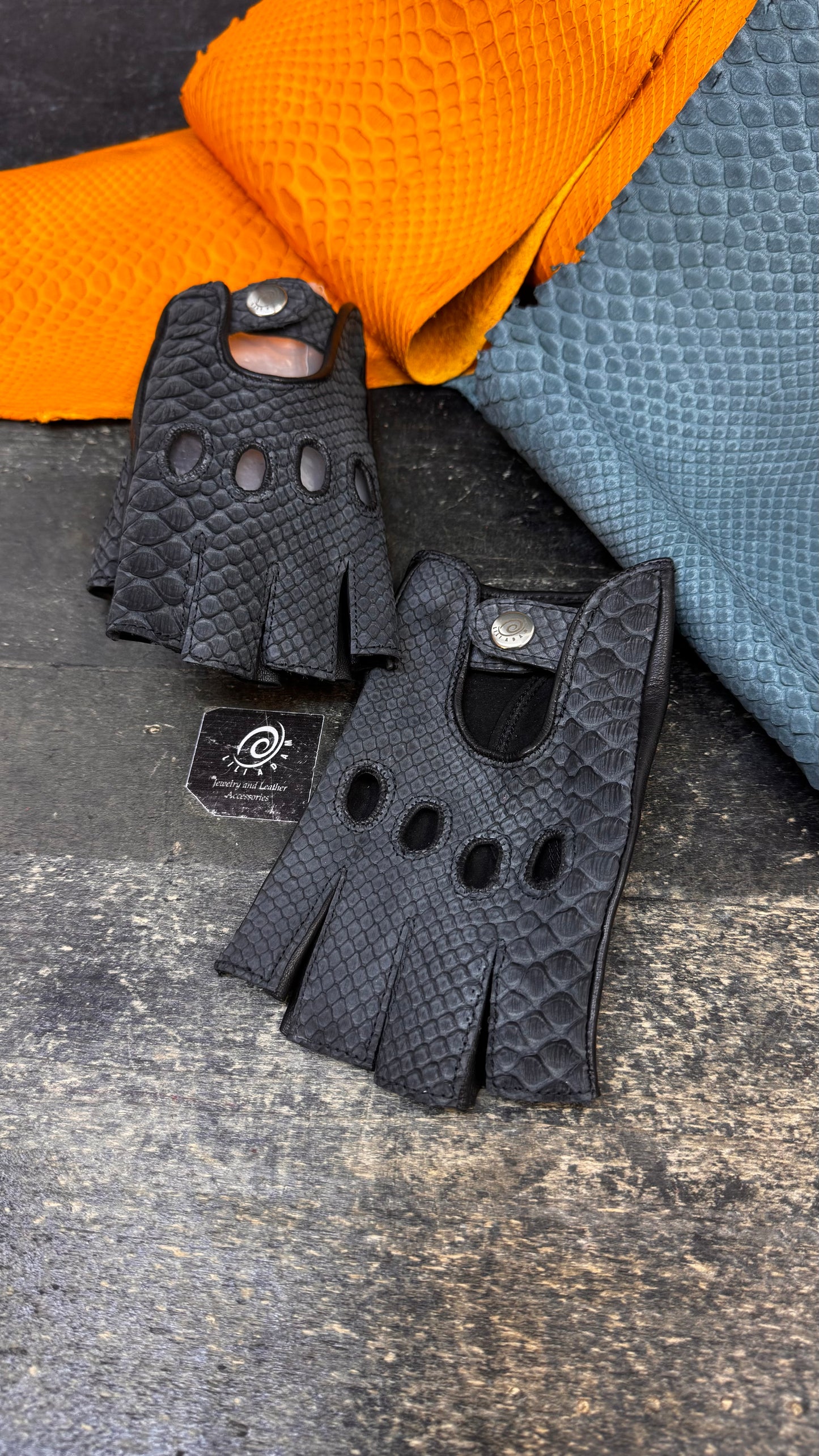 Fingerless Luxury Python leather driving gloves for ladies
