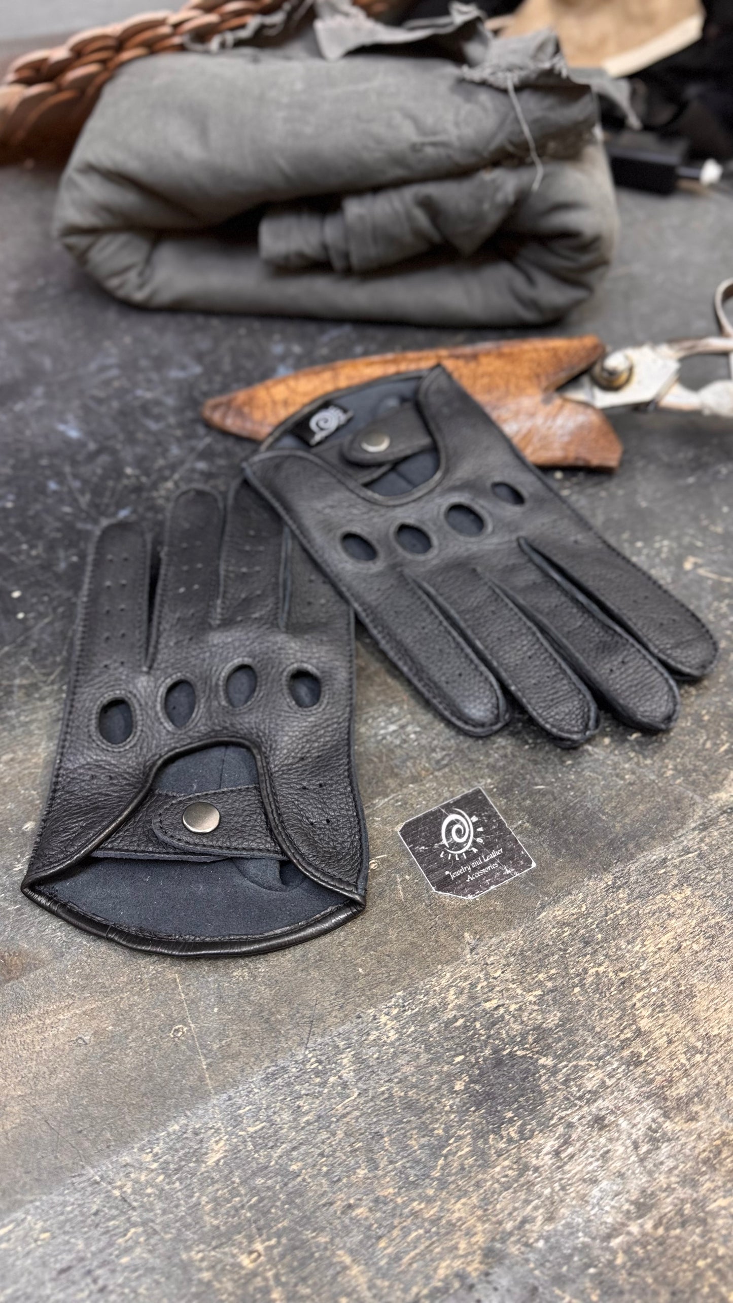 Men’s Deerskin Driving Gloves