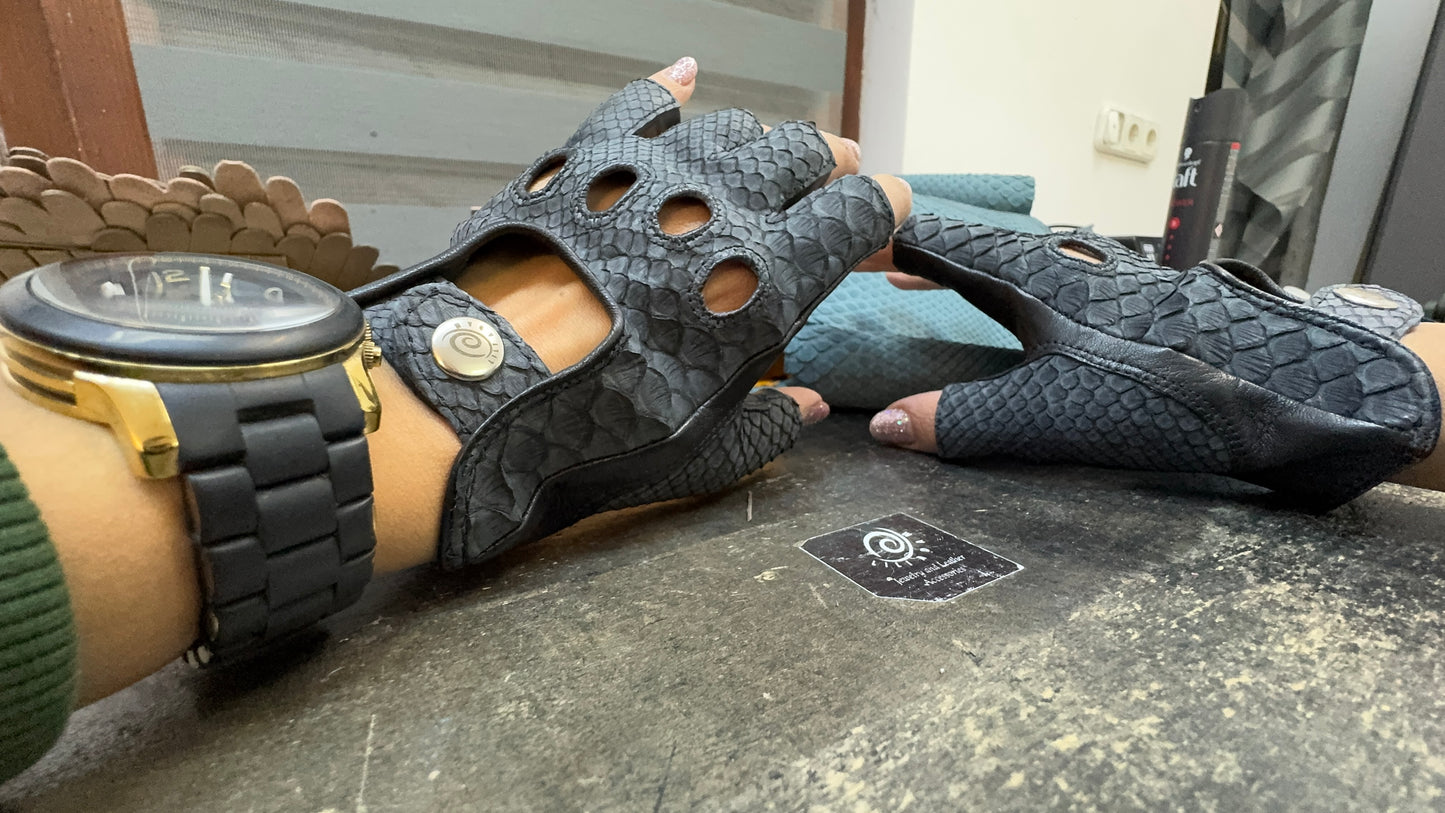 Fingerless Luxury Python leather driving gloves for ladies