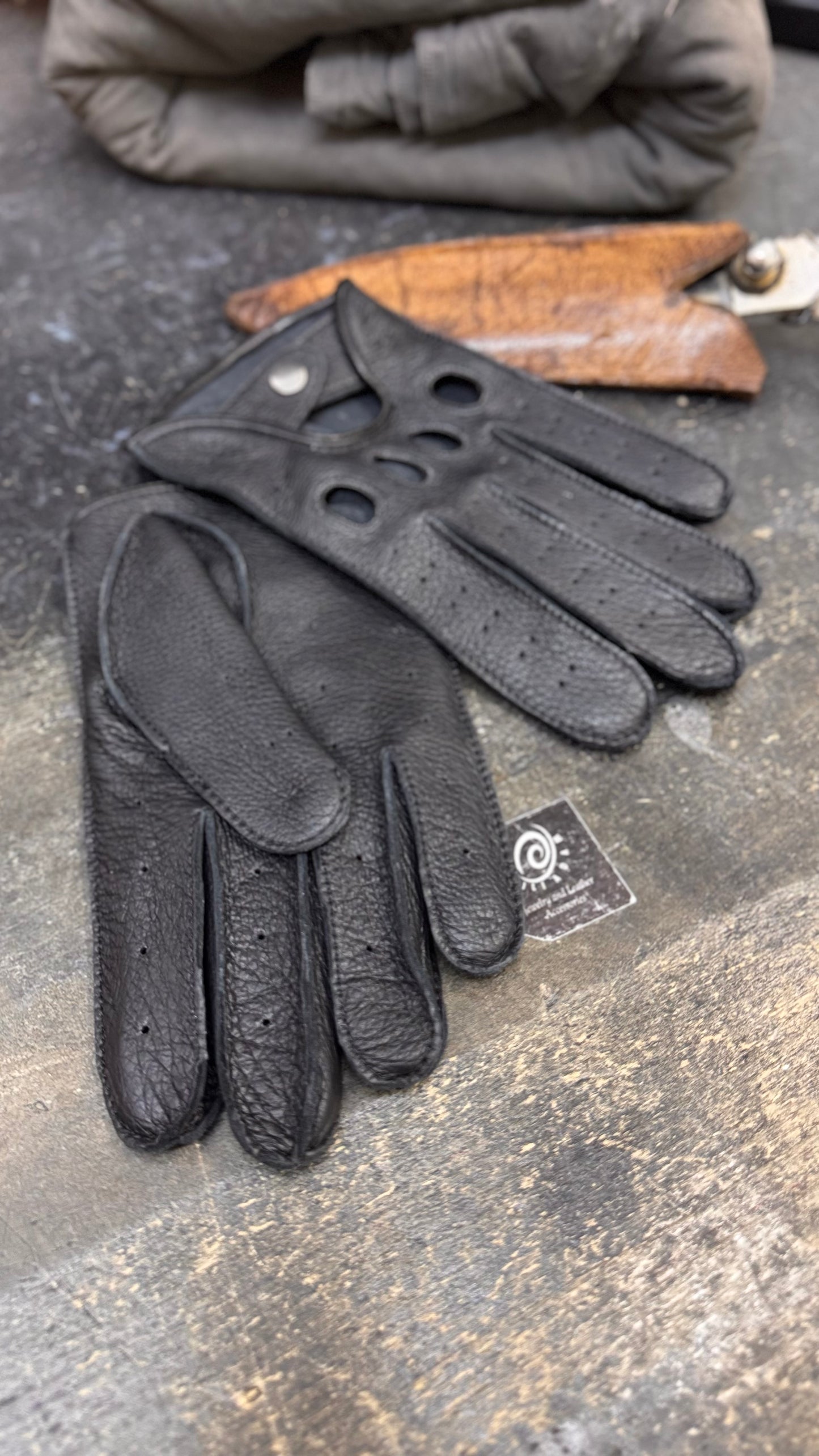 Men’s Deerskin Driving Gloves