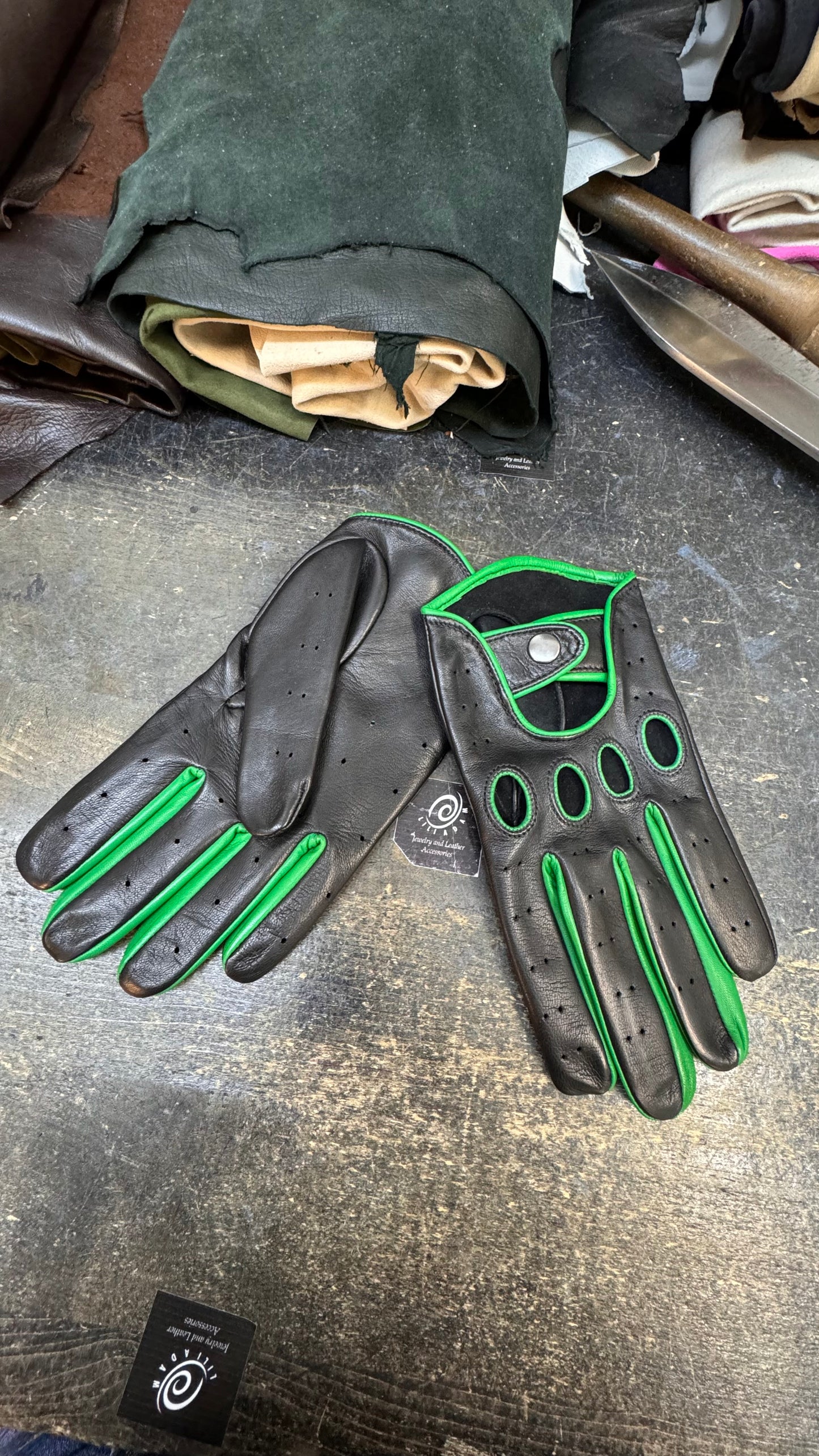 Men’s Leather Driving Gloves