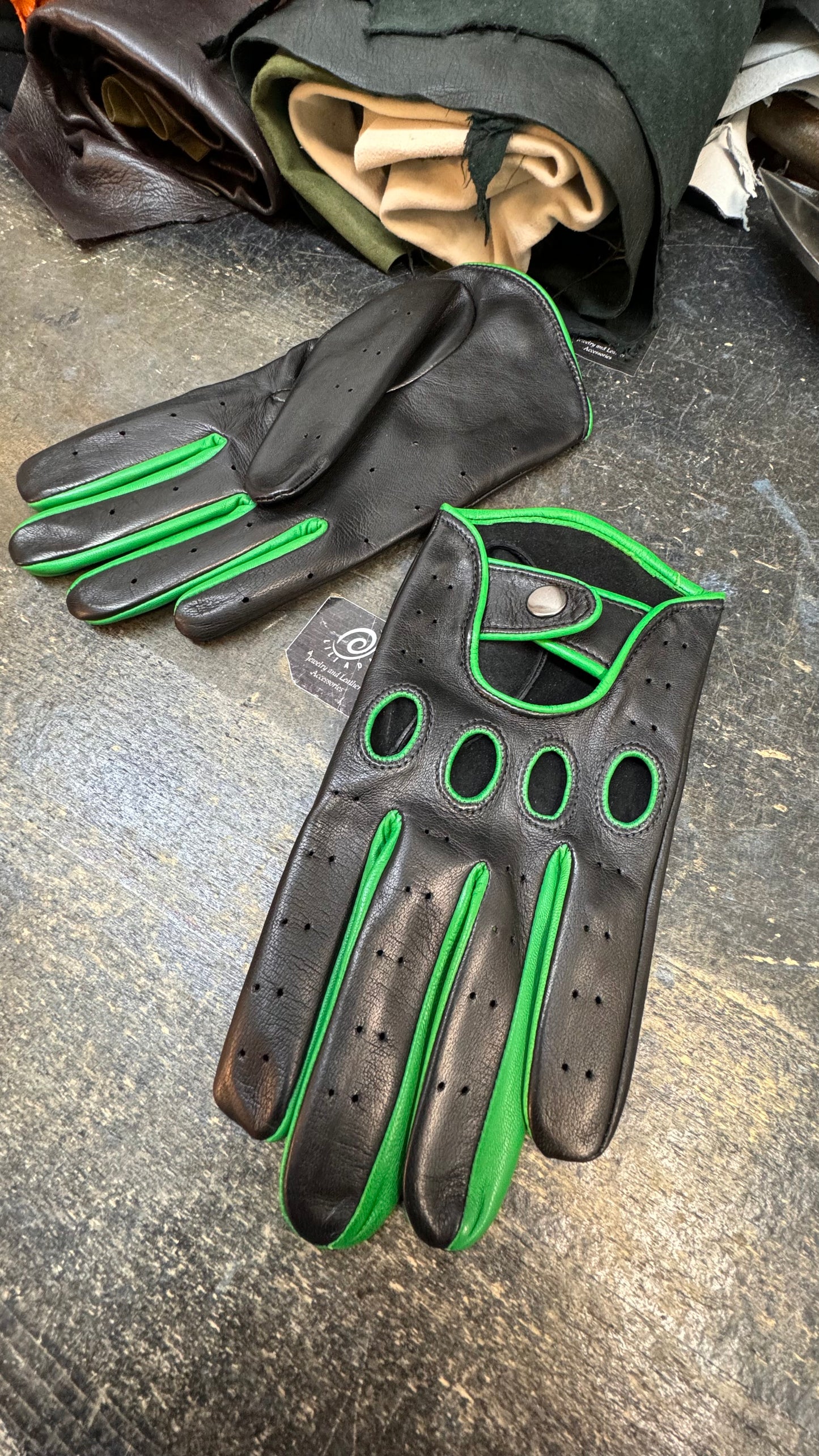 Men’s Leather Driving Gloves