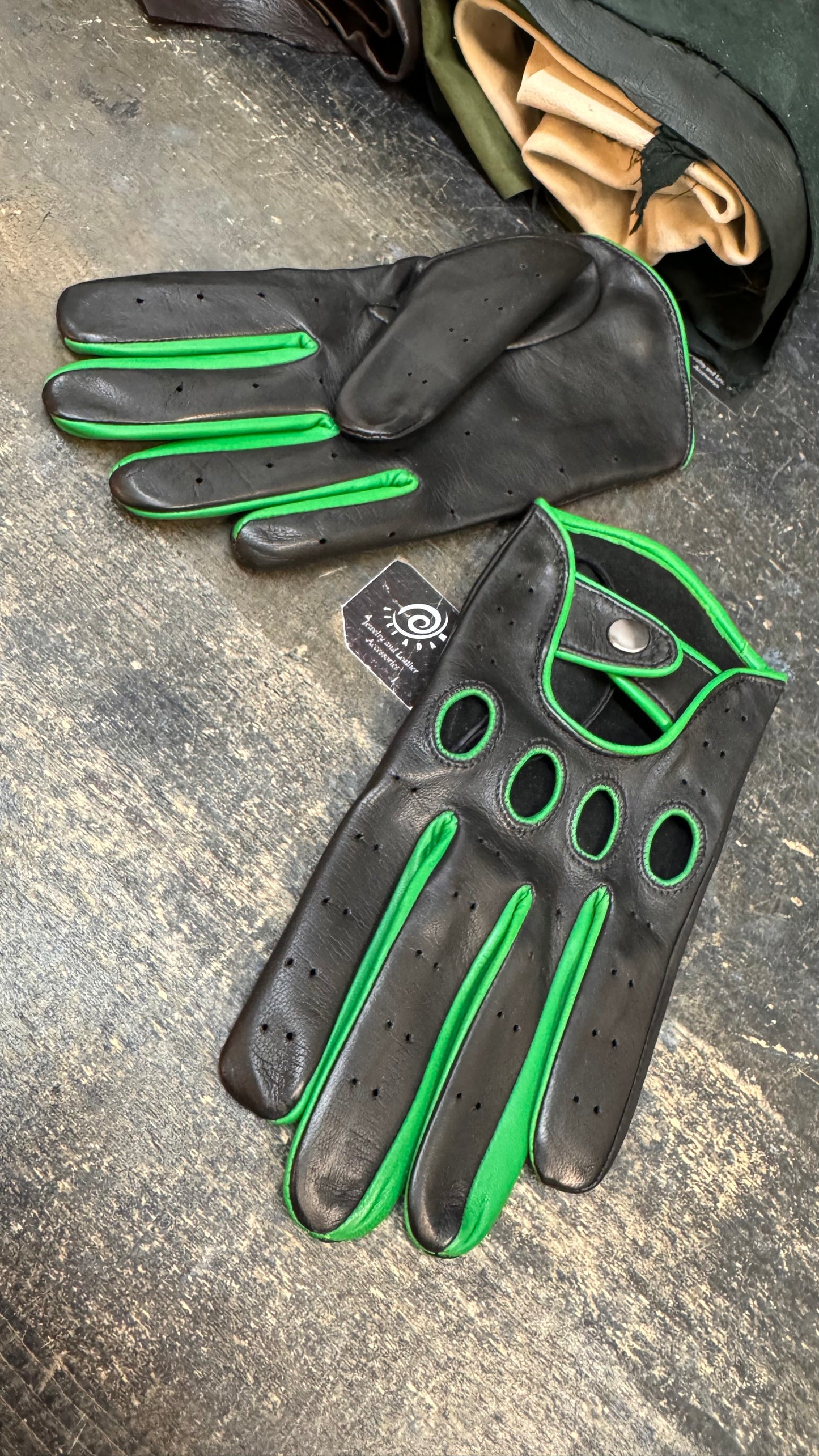 Men’s Leather Driving Gloves