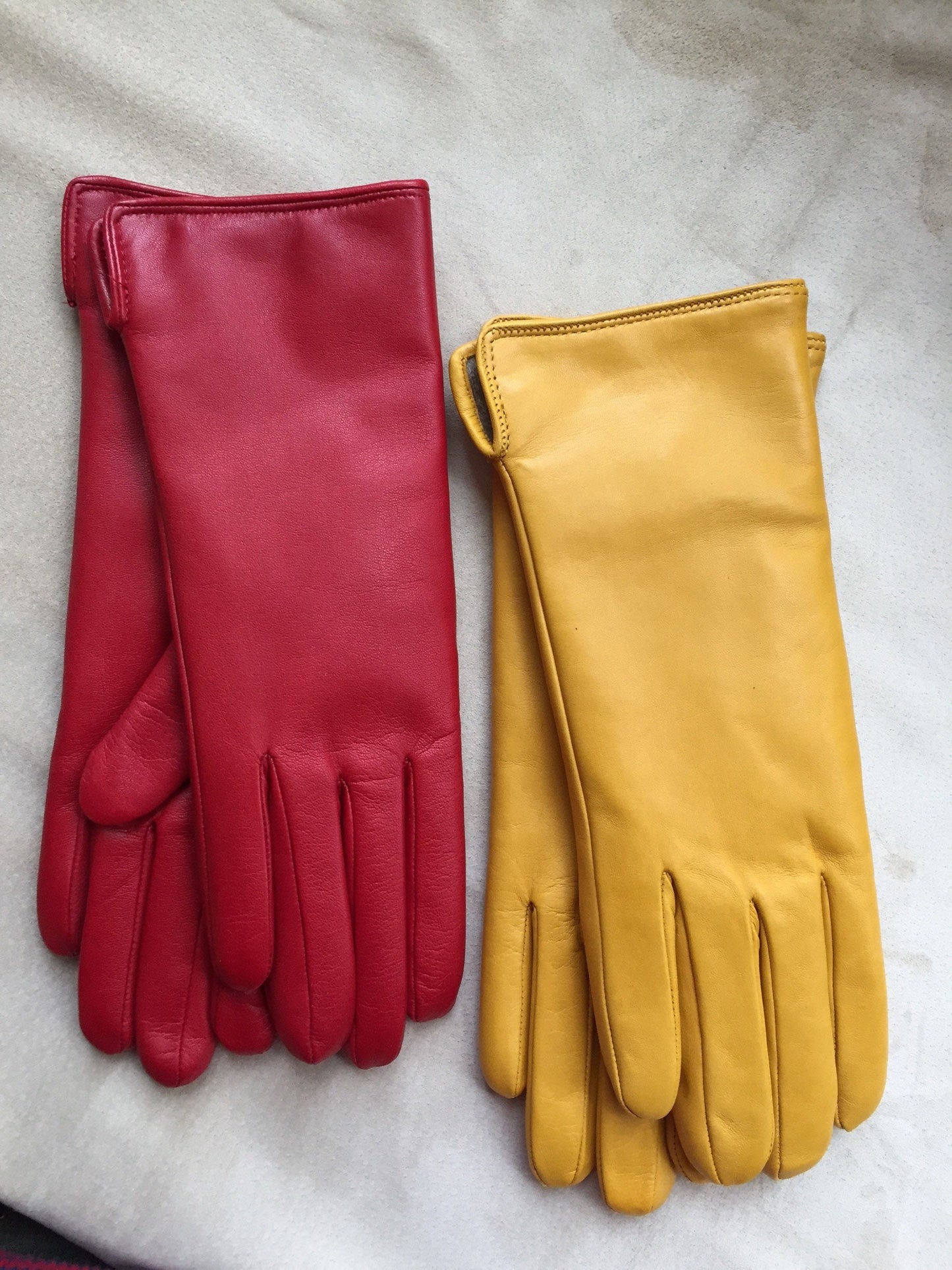 Women’s Classic style winter gloves
