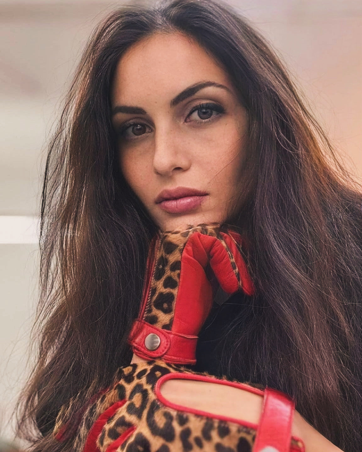 Artemis – Lambskin driving gloves with leopard-print back