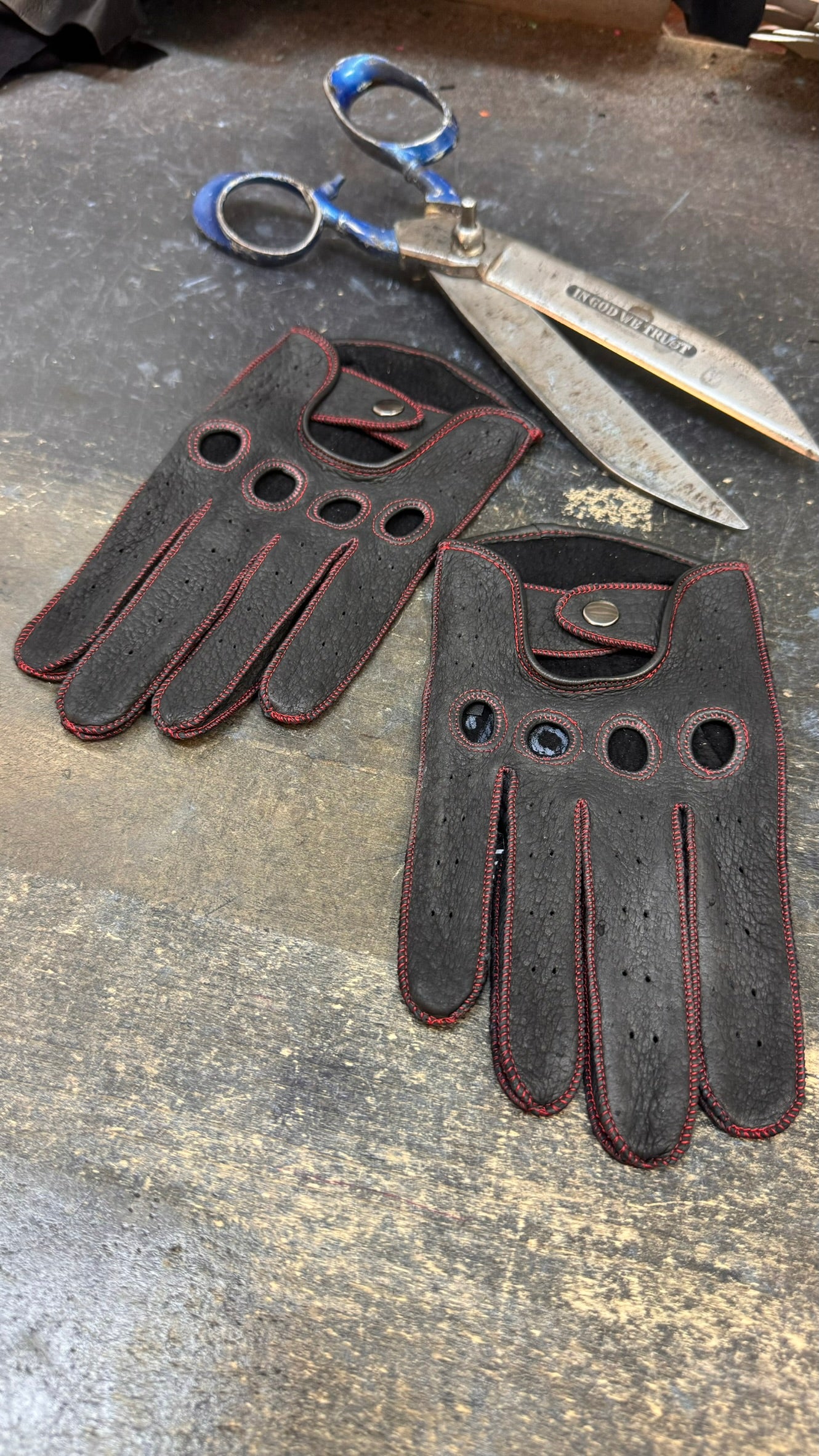Men's Peccary Leather Driving Gloves - Handmade Breathable Luxury Racing Gloves