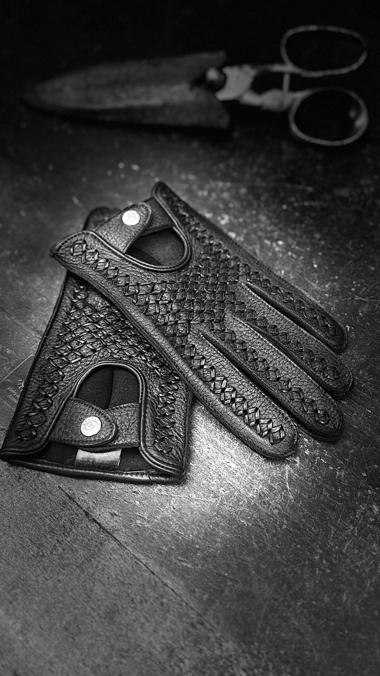 Men's Luxury Deerskin Leather Driving Gloves - Handmade Breathable Racing Gloves