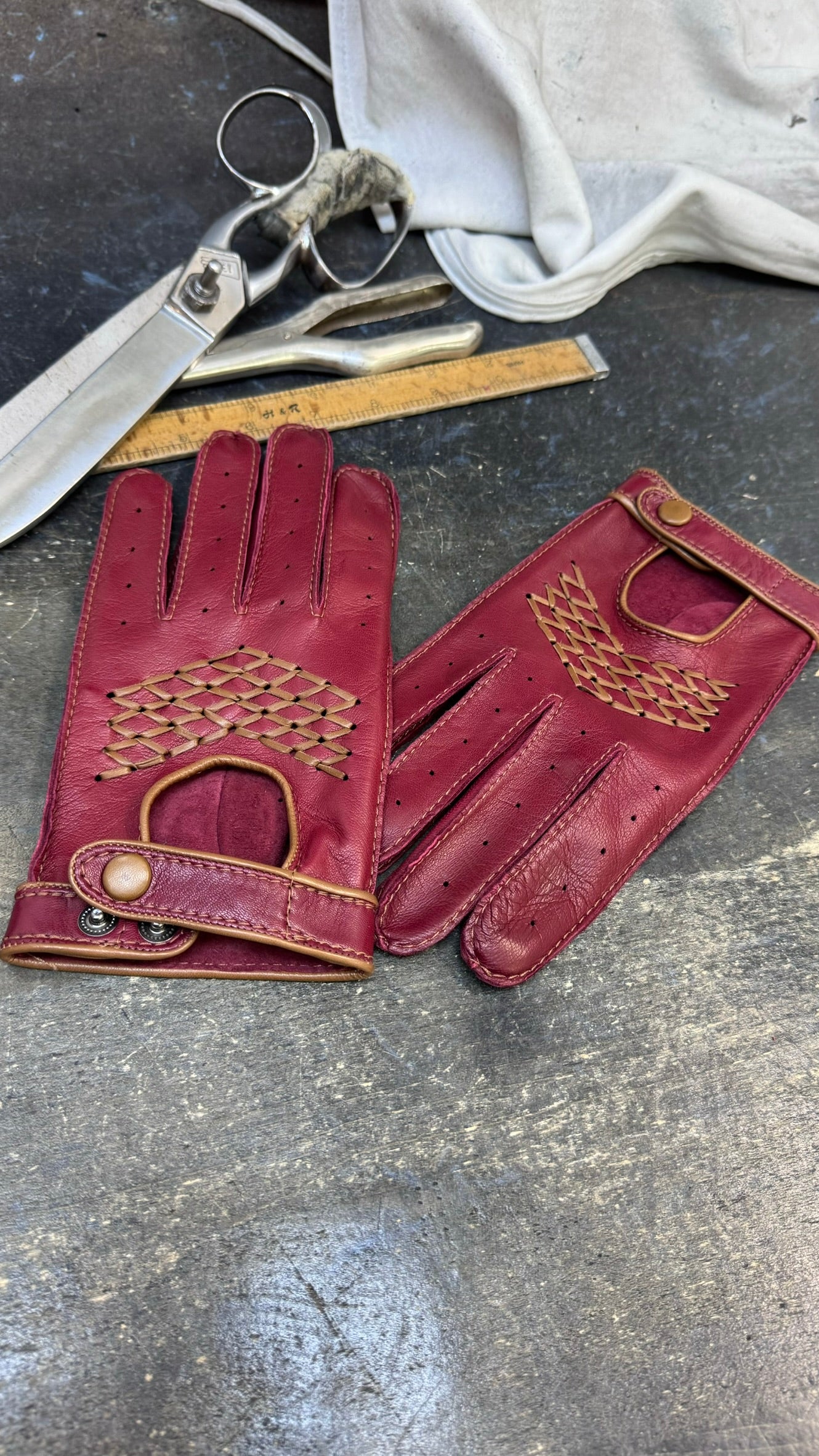 Men’s Leather Driving Gloves NEW