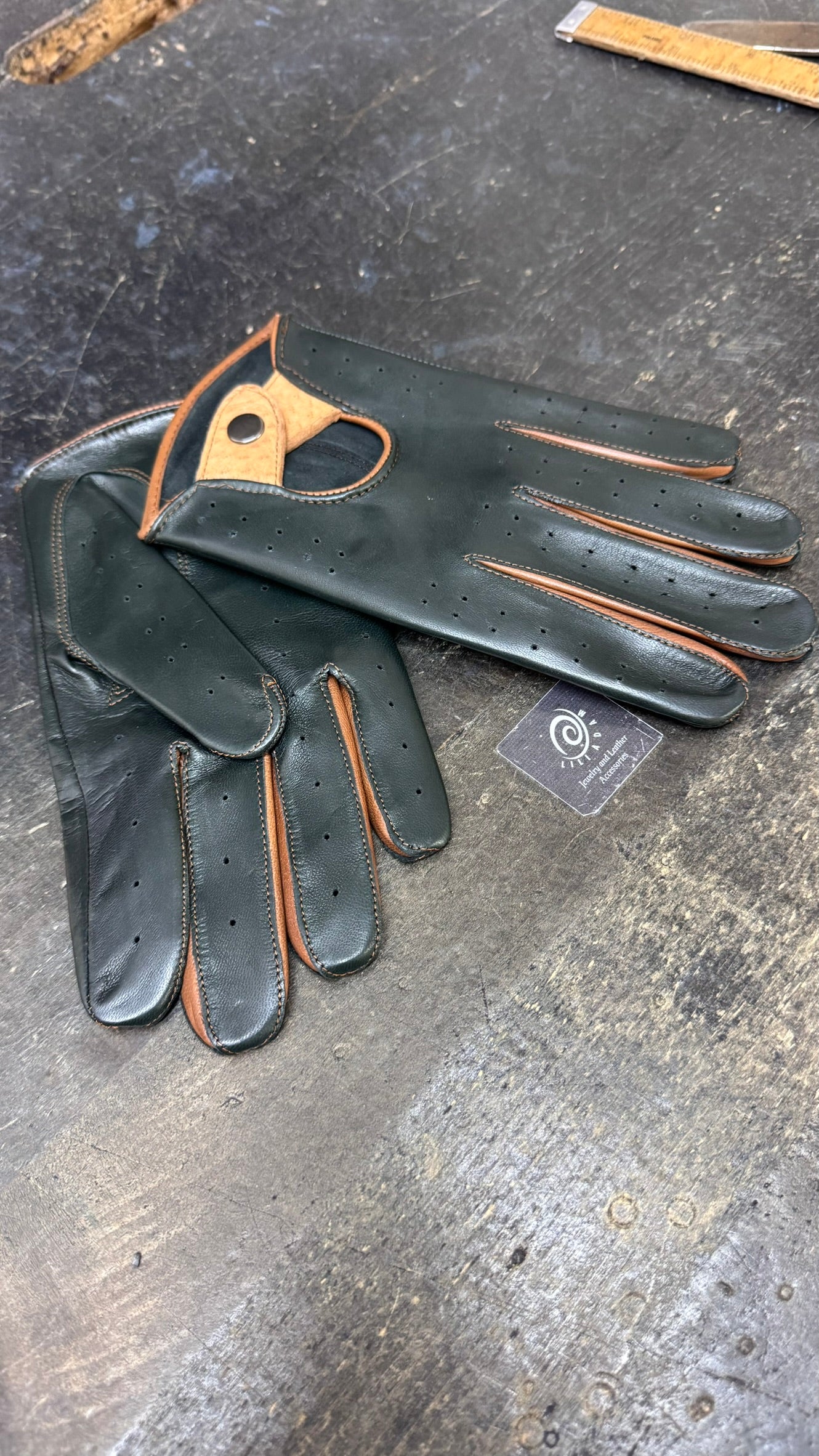 Men’s Leather Driving Gloves Green NEW