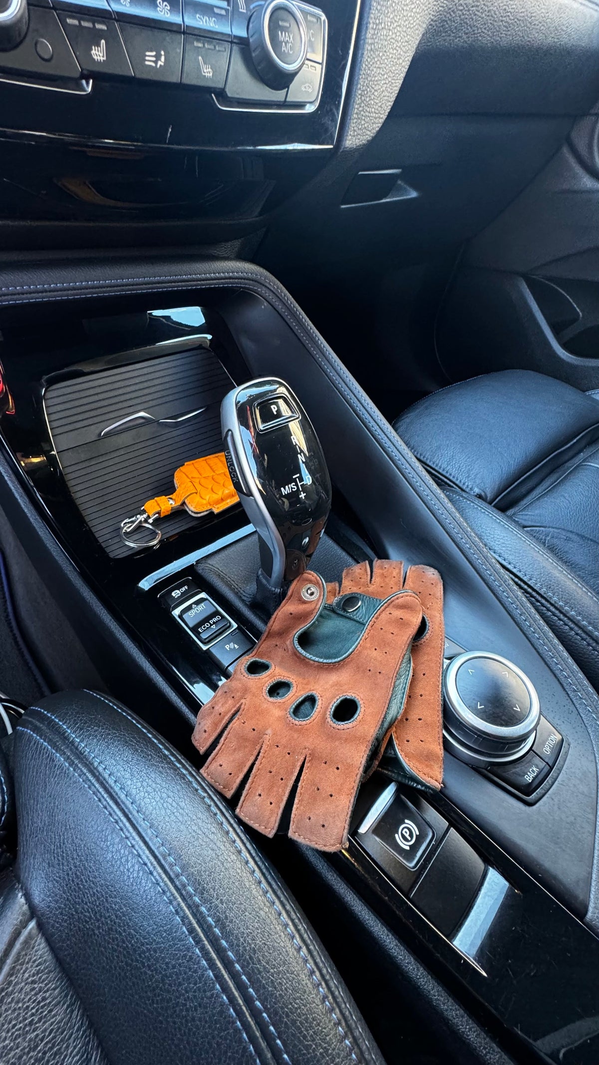 Hermes | Two-tome fingerless suede and lambskin driving gloves