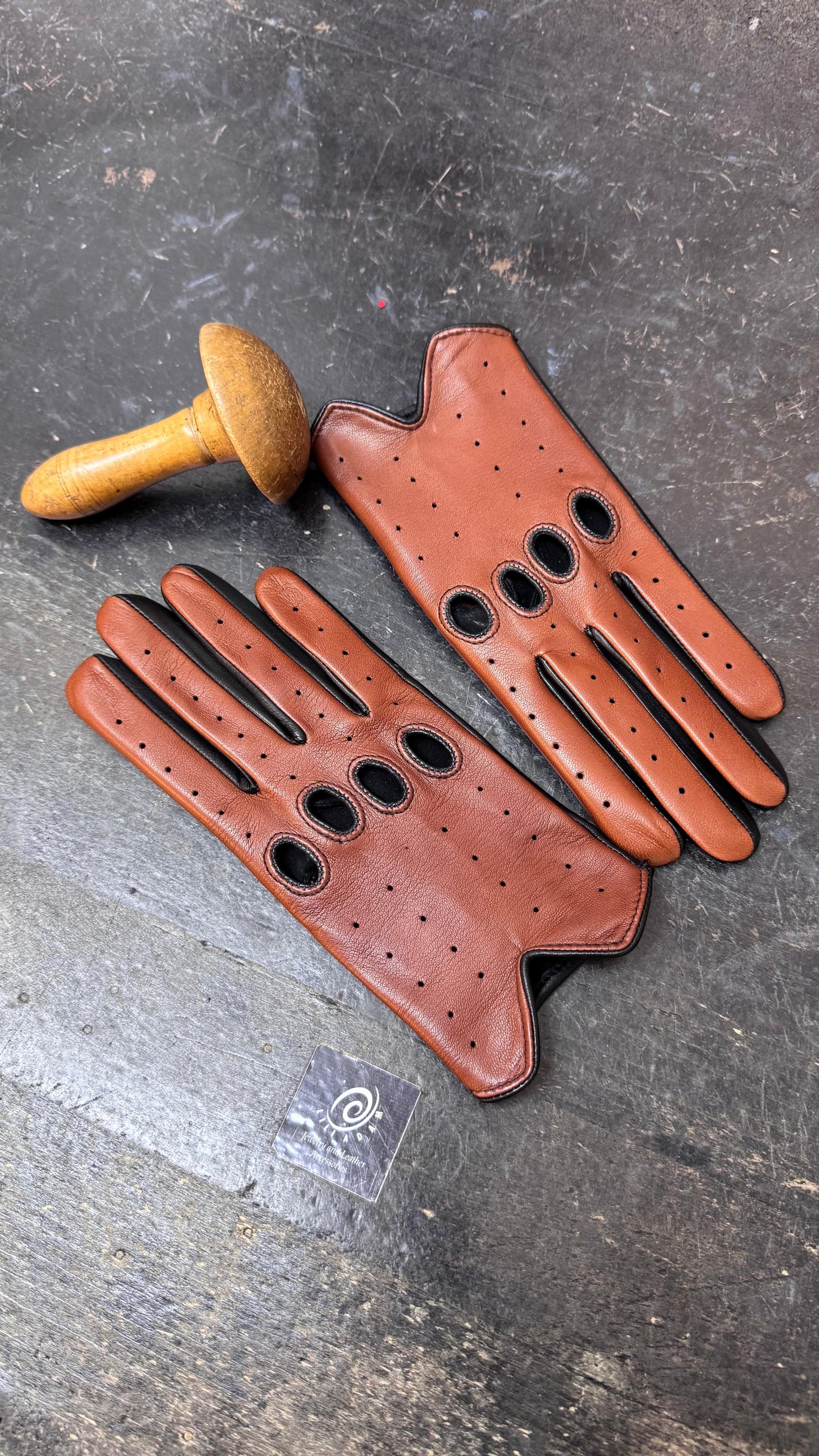 Ferrari-inspired driving gloves for women NEW