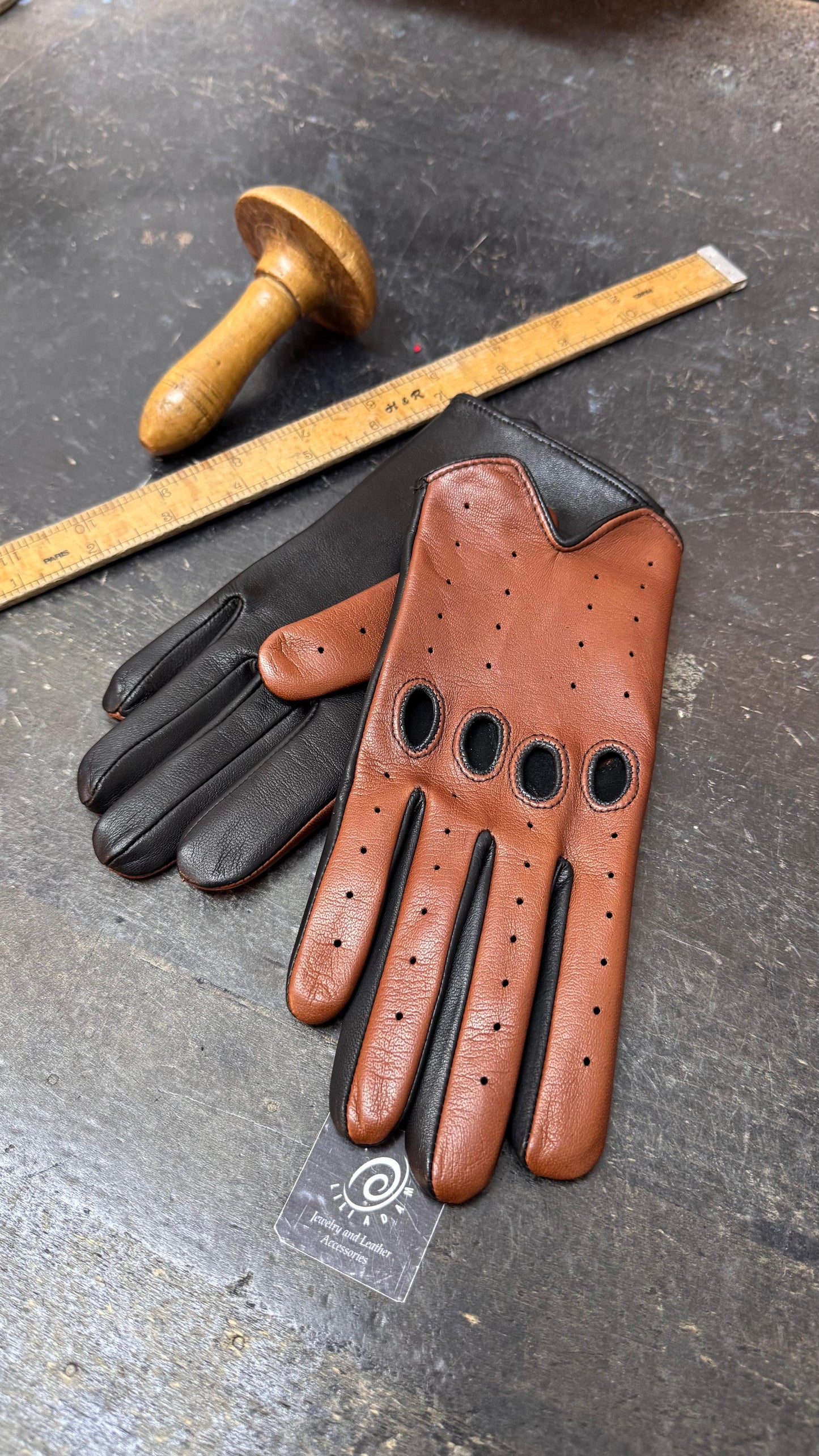 Ferrari-inspired driving gloves for women NEW