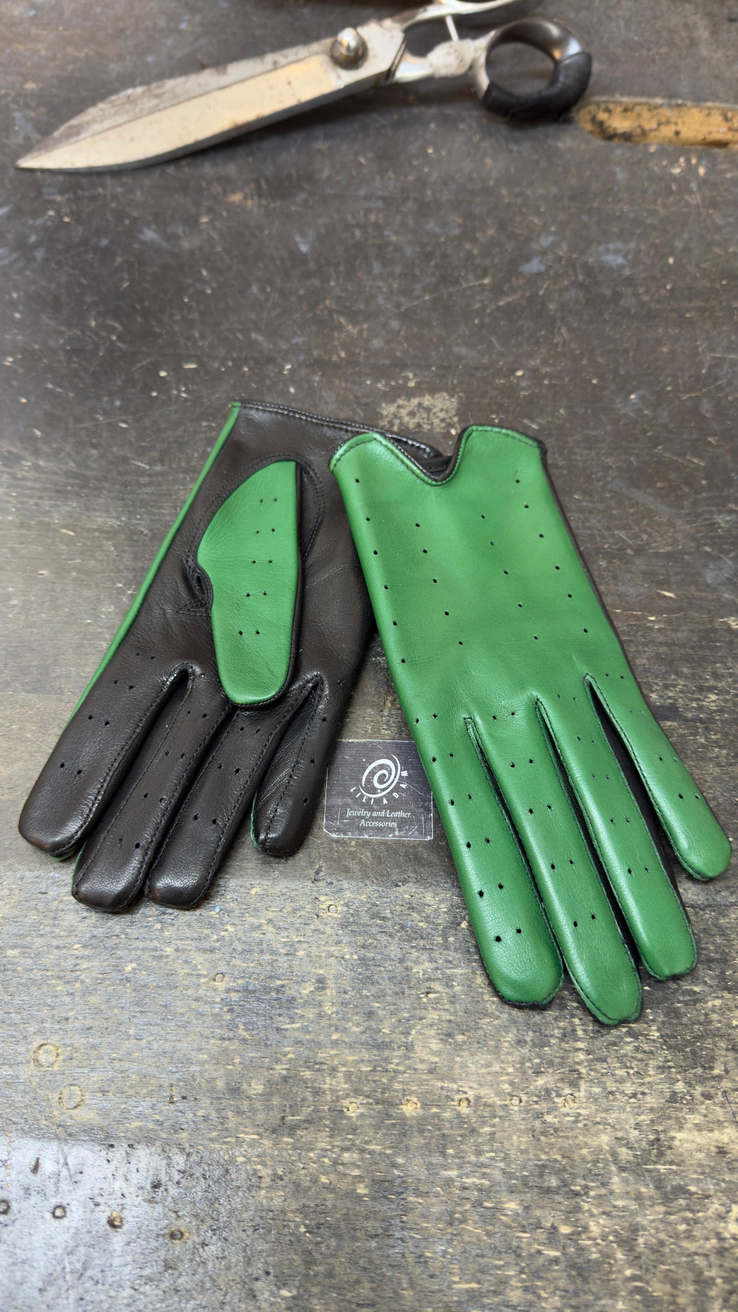 Ferrari-inspired driving gloves for women NEW