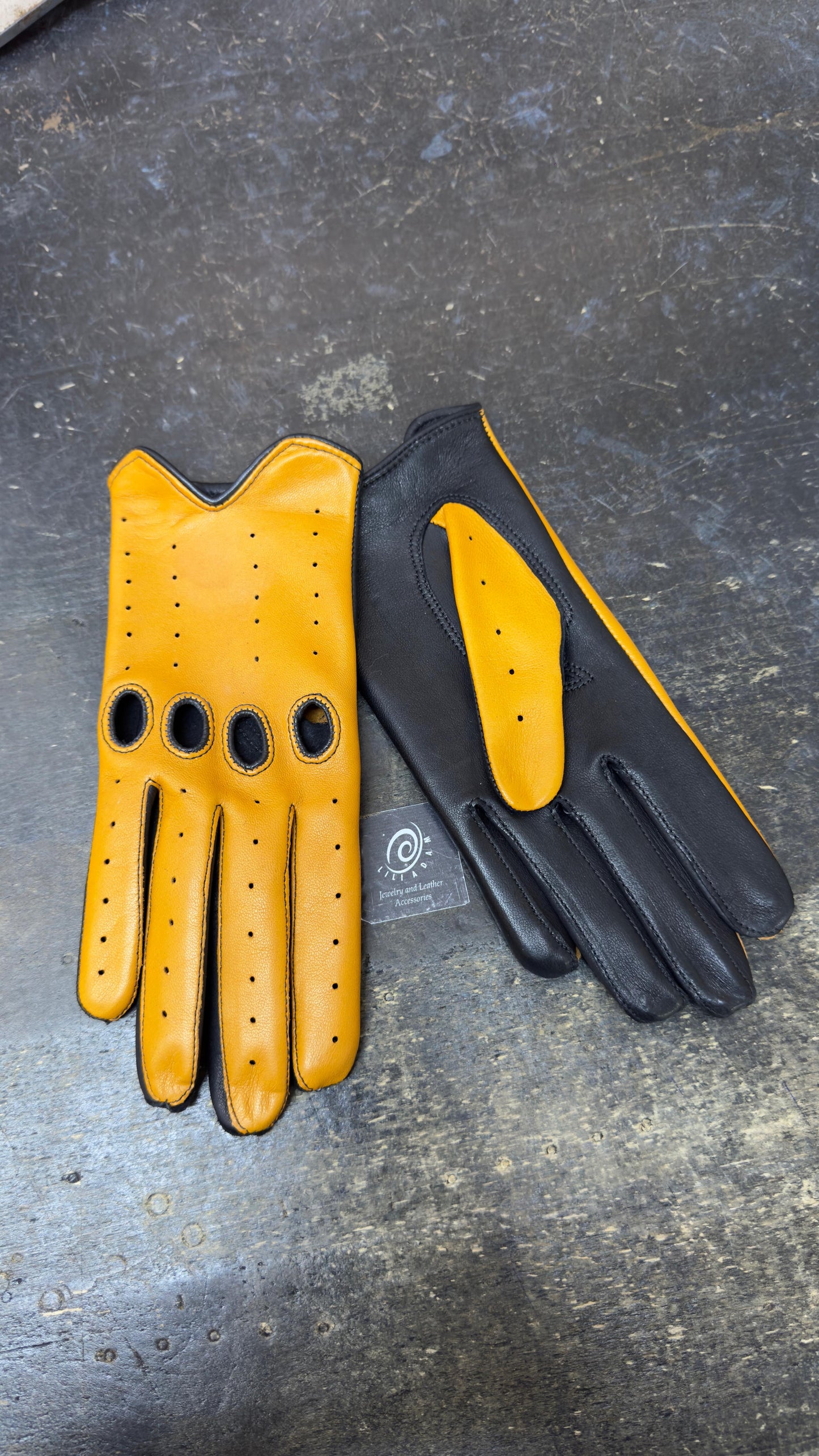 Ferrari-inspired driving gloves for women NEW