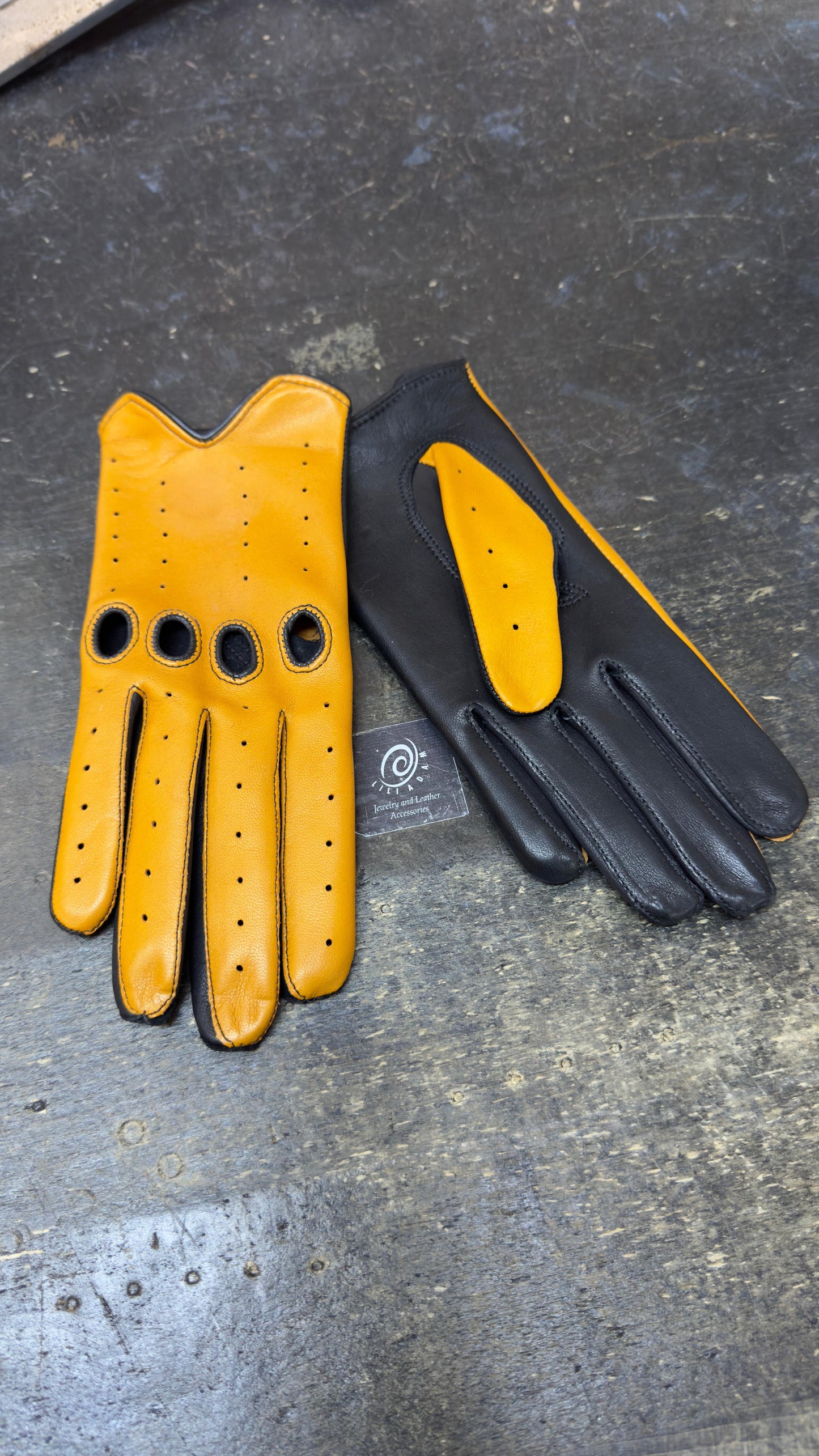 Ferrari-inspired driving gloves for women NEW