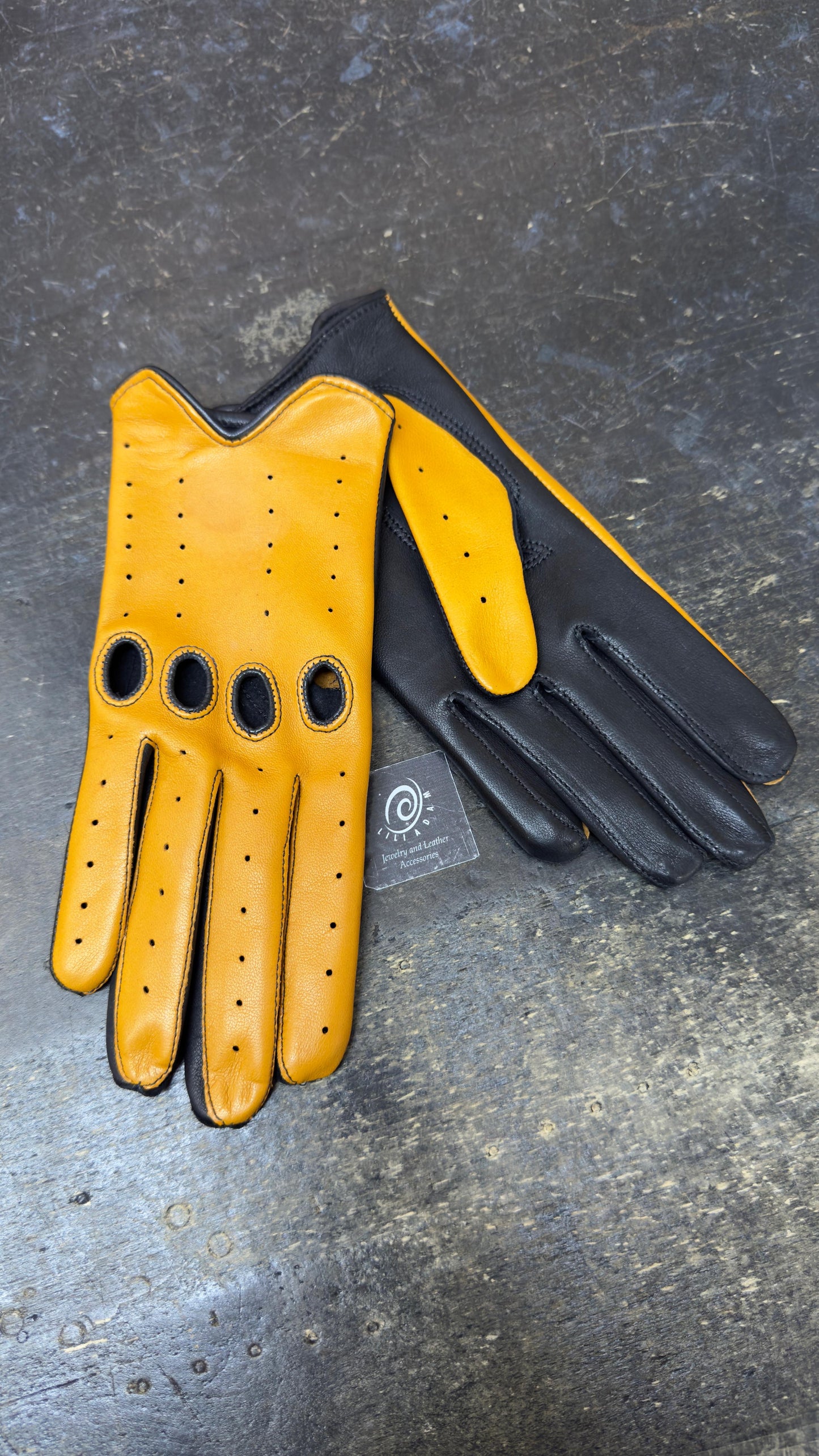 Ferrari-inspired driving gloves for women NEW
